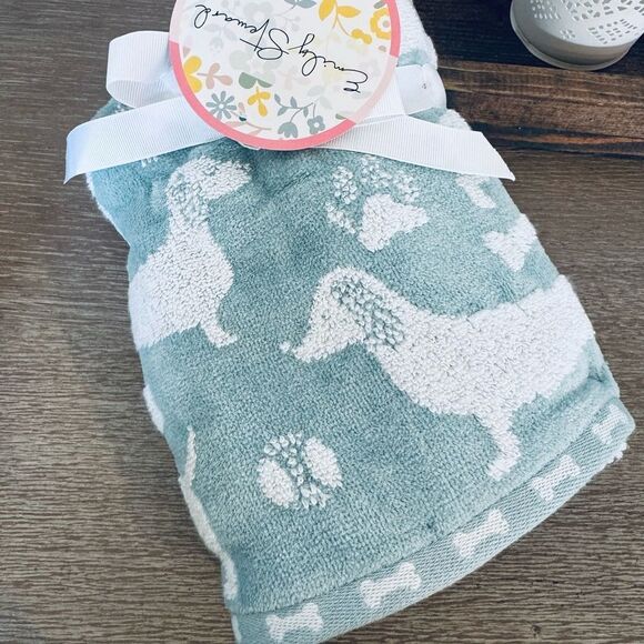 Dachshund Dog Silhouette Teal Blue Bathroom Hand Towels Set - Picture 2 of 2